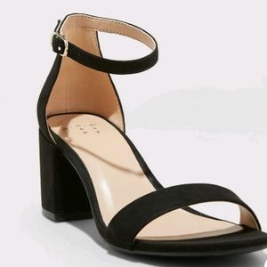 Women Michaela black pumps